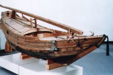 大堂神社奉納北前型弁才船模型