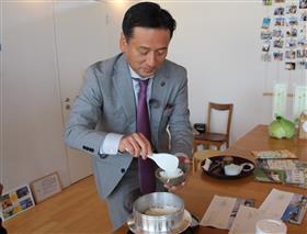 代表の北原さんがつくった新米をごちそうになりました。