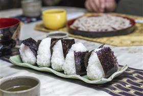 地元産のヒノヒカリを使ったおにぎり