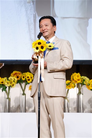 子育て経験を振り返りながらインタビューに答える山口知事