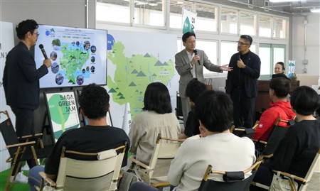 山の博覧会総会で開催への想いを語る山口知事
