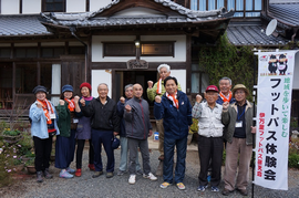 伊万里フットパス協会の皆さんと一緒に