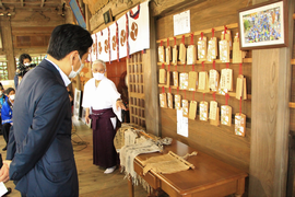 綾部神社・中原浮立保存会のみなさまと意見交換を行いました。