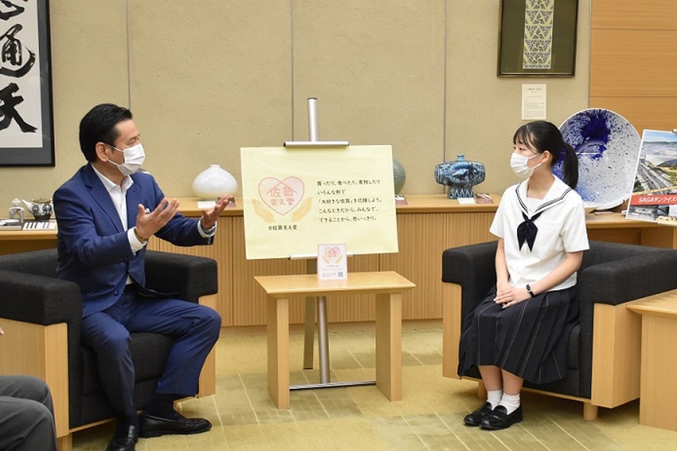 第23代高校生平和大使の川﨑花笑さんが来庁①