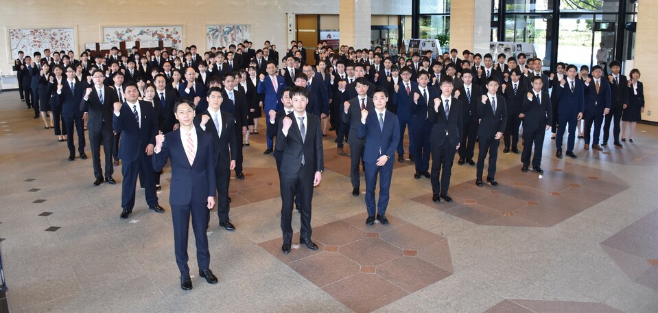 令和3年度新規採用職員辞令交付式が行われました