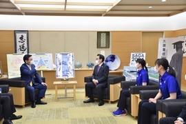 久光スプリングスの選手・関係者が山口知事を訪問されました