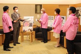 女山大根のGI（ジーアイ）登録の報告のため幡船の里運営協議会の皆さんが訪問されました。