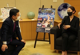 安藤美姫さんが知事を訪問されました。