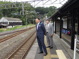 上有田駅をご案内いただきました