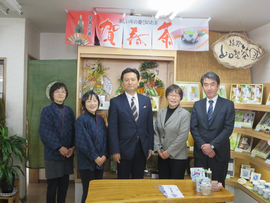 茶幸庵 山口製茶園やジェトロ佐賀の皆さんと