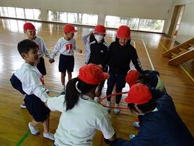 千代田東部小学校（輪くぐり）