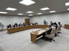 石川県議会
