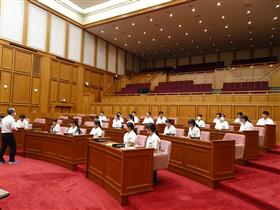 議場見学