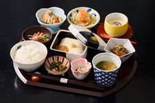 ③