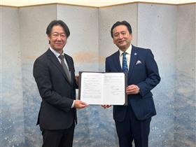 写真：名村造船所との包括連携協定締結式