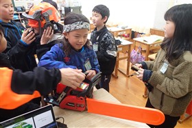 チェンソーの重さ