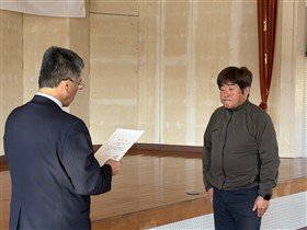 認定証授与の様子