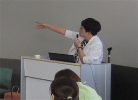 講師
