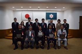 記念写真　佐賀中央ライオンズクラブ様、佐賀第一ライオンズクラブ様、佐賀北ライオンズクラブ様、佐賀西ライオンズクラブ様
