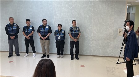 1出発セレモニーの様子(神野病院)