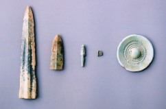 柚比遺跡群出土青銅器・青銅器鋳型・鐸形土製品