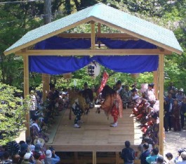 仁比山神社の御田舞