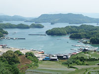 伊万里湾に点在する無数の島々の写真