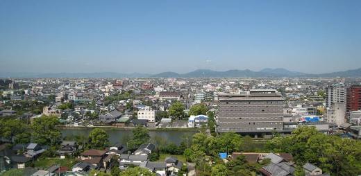 写真：県庁舎西方面