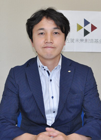 山田　健一郎氏