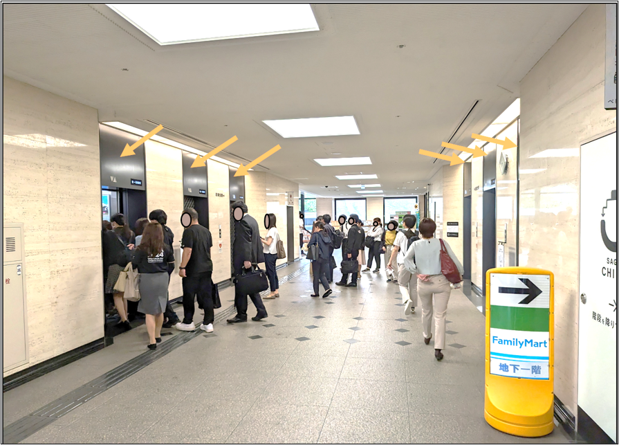 新館エレベーター6基外観朝出勤