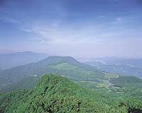 八幡岳より女山を望んだ写真