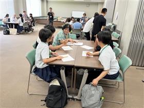 会話の練習をしている様子2枚目