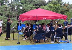 吹奏楽部の演奏