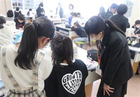 ミシンボランティアの様子1枚目