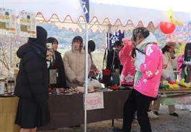和風小物販売の様子
