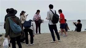 砂浜の地形についての観察風景