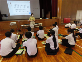 講師による説明の様子2枚目
