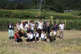 収穫後にみんなで記念撮影