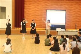 防災士の方から説明を受ける様子