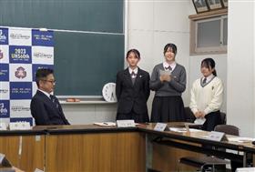 実行委員が説明を行う様子