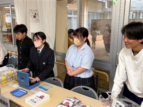 販売の様子1枚目