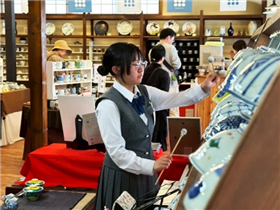 生徒がアルバイトをしている様子2枚目