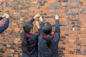 取付作業の様子2枚目