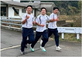 仲良く走っている様子