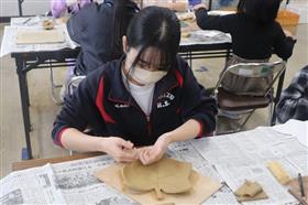 陶芸教室の様子2枚目