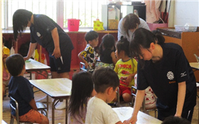 保育園へ訪問した様子