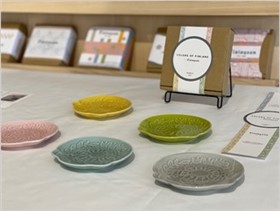 5色展開の豆皿