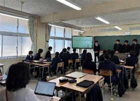 発表の様子1枚目