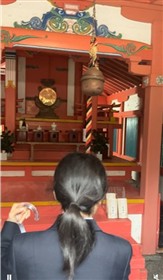 お参りしている様子