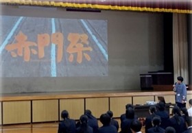 地域おこし協力隊の話を聞いている様子